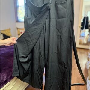 Elegant Black Wide-Leg Pants